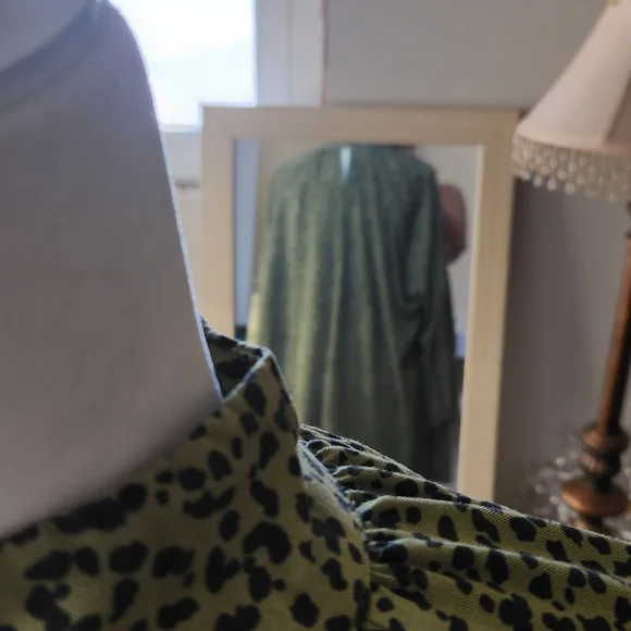 H&M Green Black Oversized Leopard Print Dress. Size 12 - Picture 3 of 9